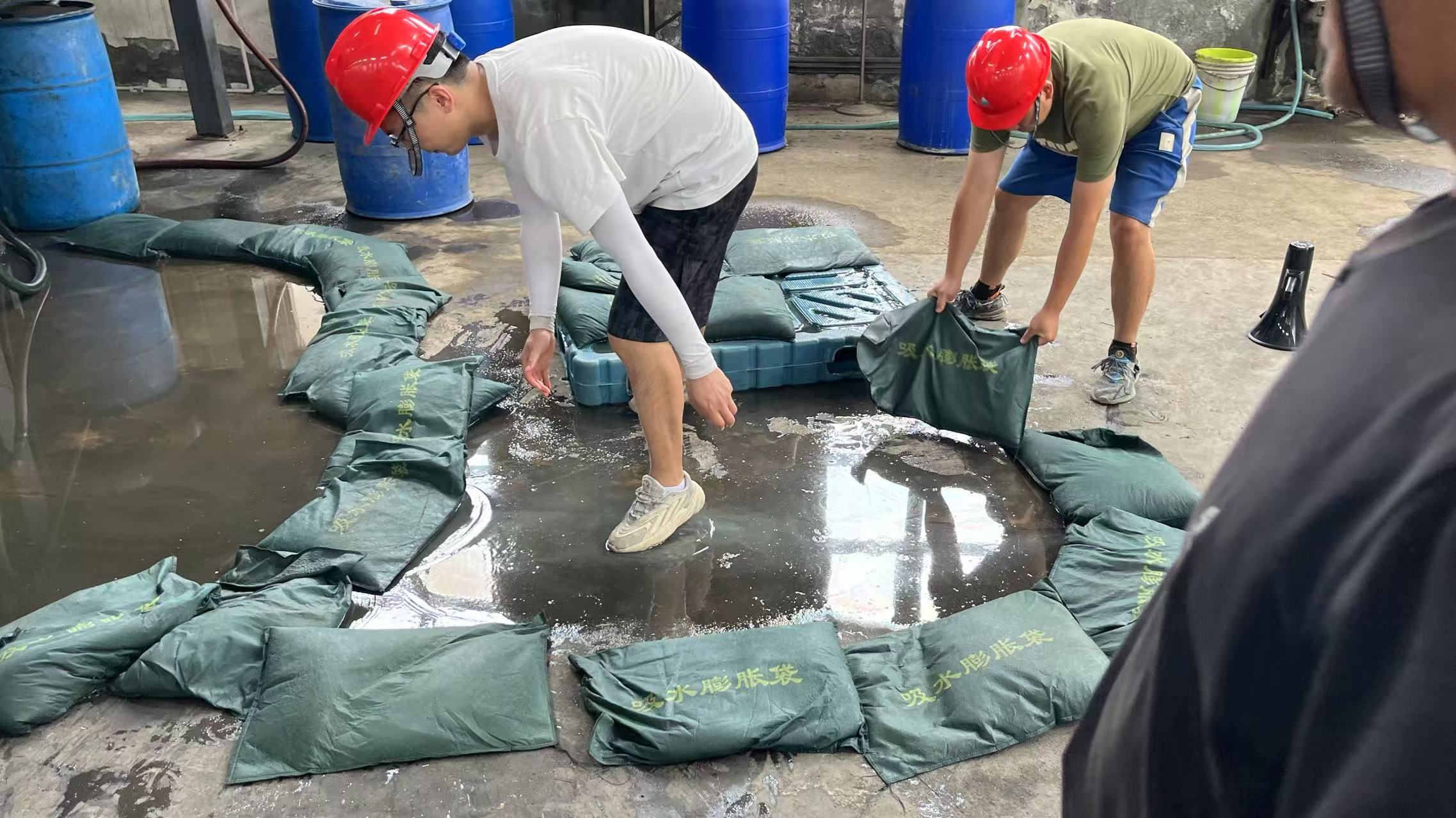 筑牢安全防线：四川恒泽开展受限空间与防汛综合应急演练